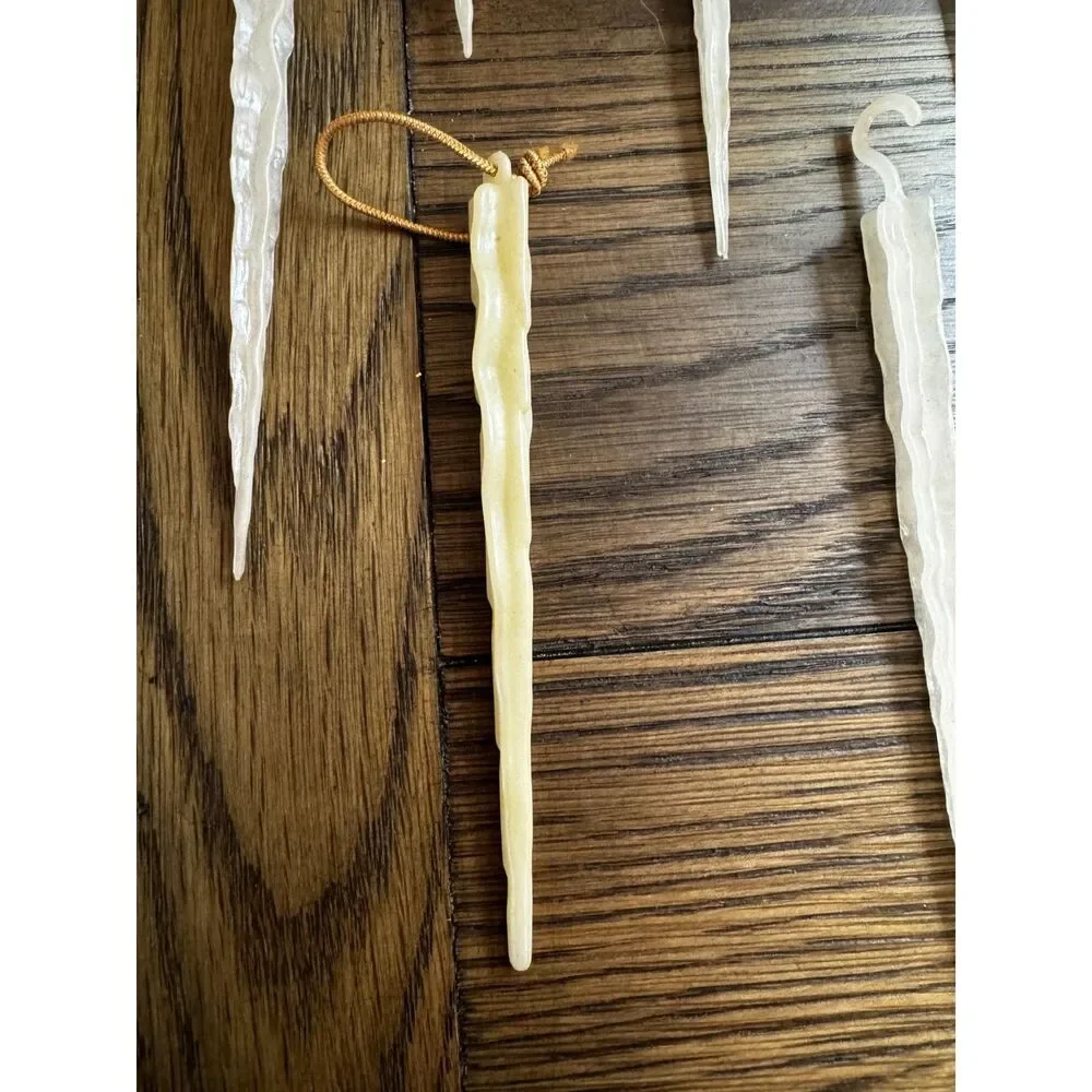 7 vintage Christmas ornaments; plastic icicles - 60's kitch